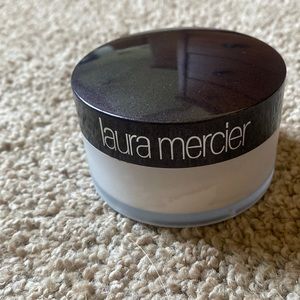 Laura Mercier translucent powder